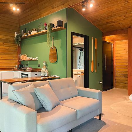 Cabana Equipada Em Meio A Natureza Em 포메로데 외부 사진