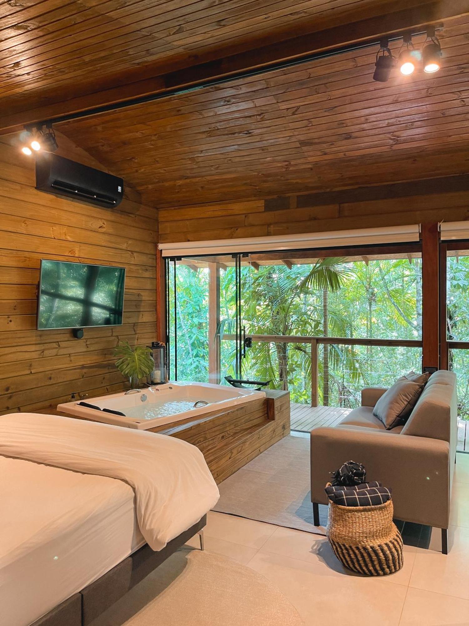 Cabana Equipada Em Meio A Natureza Em 포메로데 외부 사진