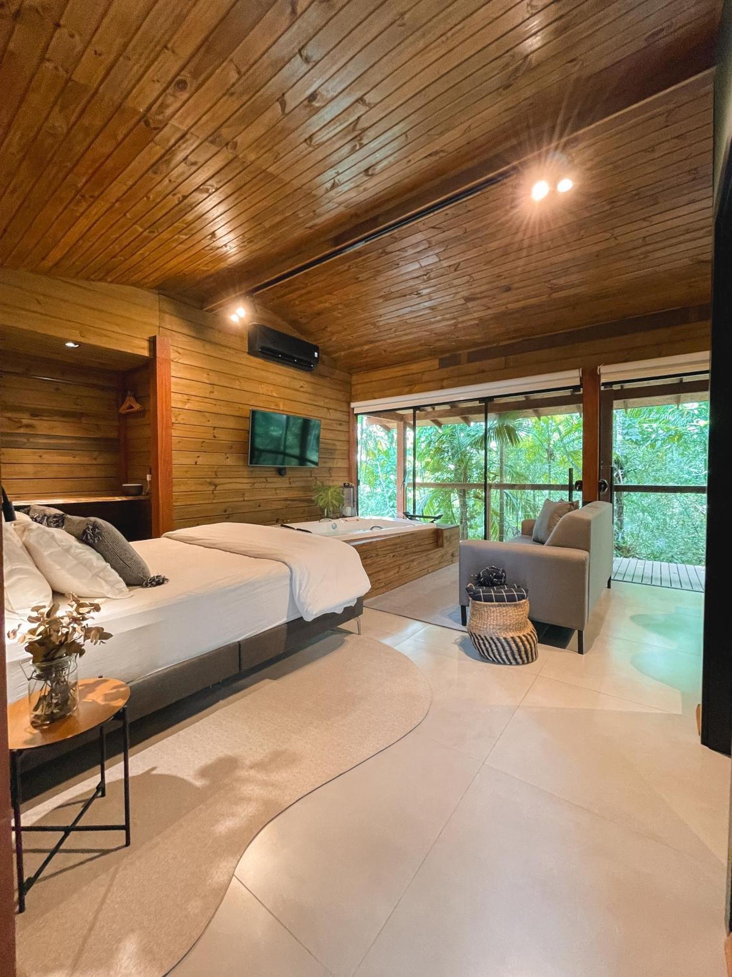 Cabana Equipada Em Meio A Natureza Em 포메로데 외부 사진