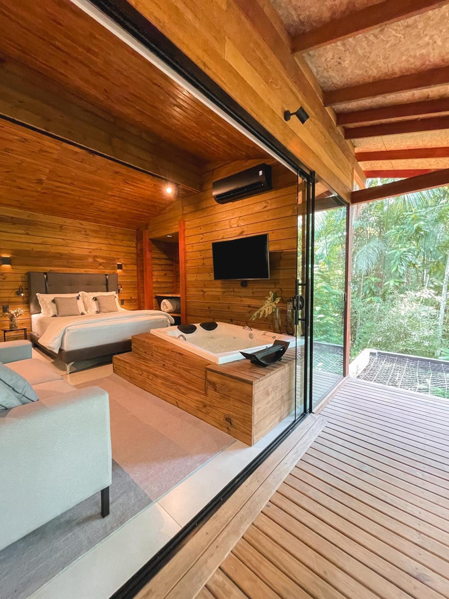 Cabana Equipada Em Meio A Natureza Em 포메로데 외부 사진